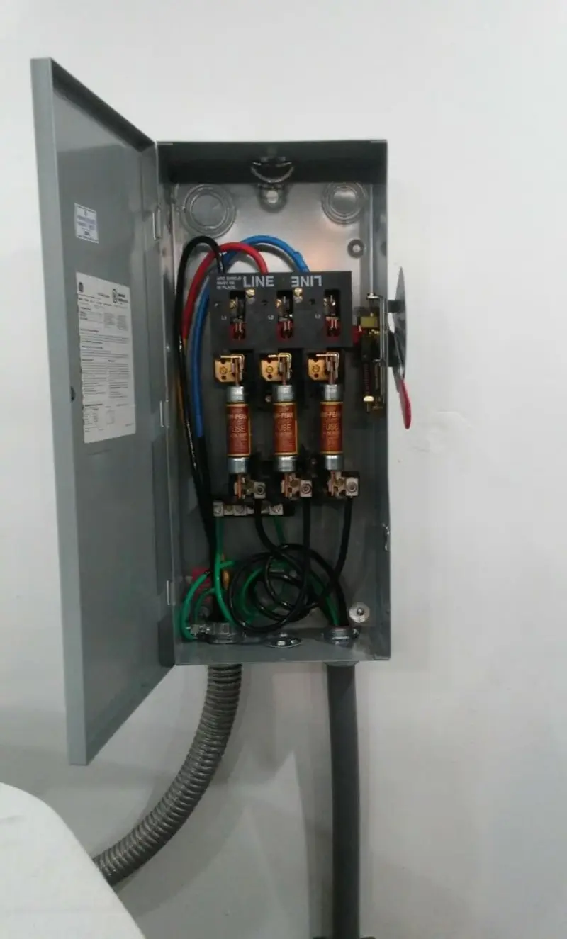Three-phase disconnect switch installed for Smoke Detector Installation in Franconia